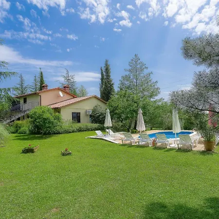 Mariza-2 By Interhome Vinež